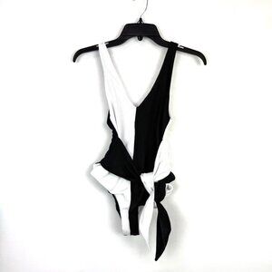 Beach Riot Women’s Black/White One Piece Swimsuit Size Small